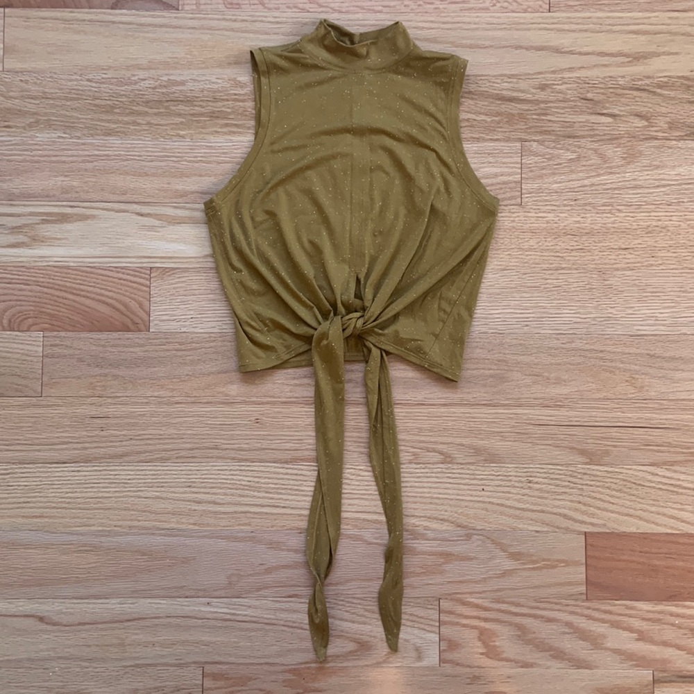 LULULEMON LIGHT BROWN HIGH NECK TOP